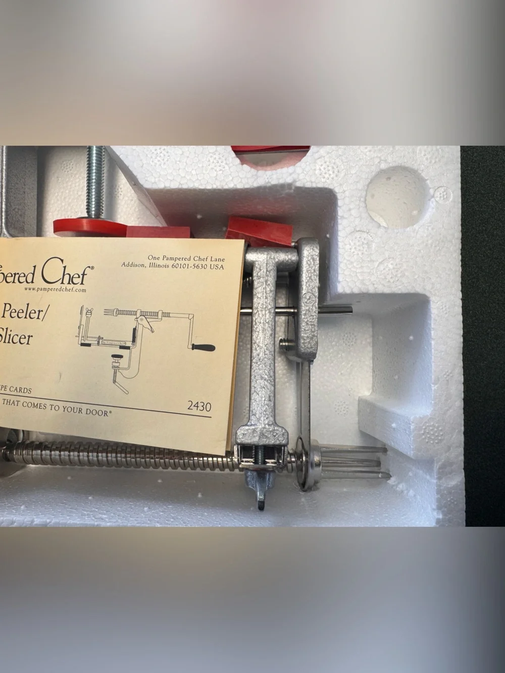 The Pampered Chef Apple Peeler Corer Slicer with Stand #2430 2435 New In Box